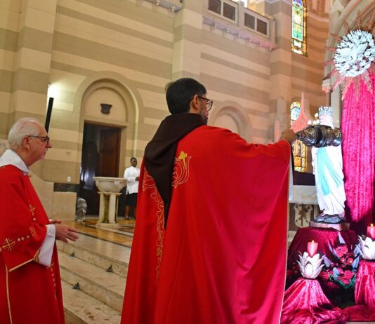 Pentecostes é celebrado com fé, oração e renovação espiritual na Igreja dos Capuchinhos